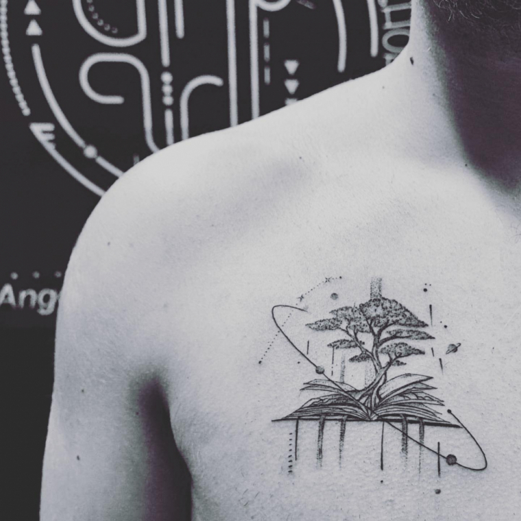 Tatouage fin et géométrique à Montpellier