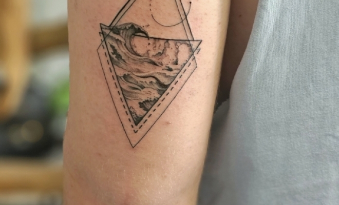 Tatouage nature paysage géométrique Montpellier, Frontignan, Fine Line Tattoo