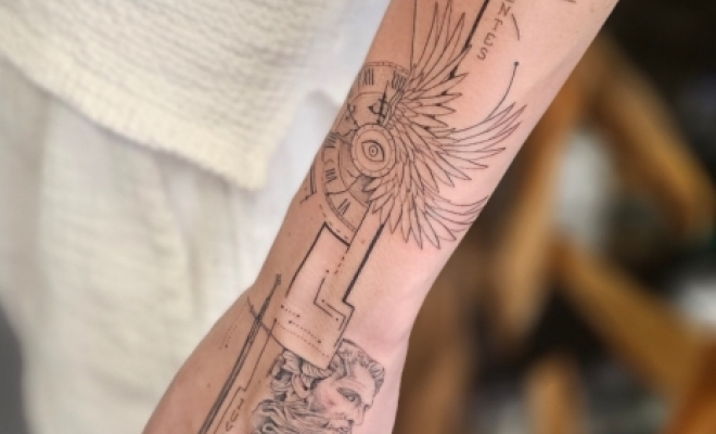 Tatouages traits fins géométrique sur avant bras à Montpellier , Frontignan, Fine Line Tattoo