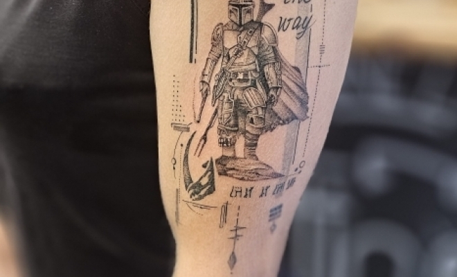 Tatouage de The Mandalorian , Frontignan, Fine Line Tattoo